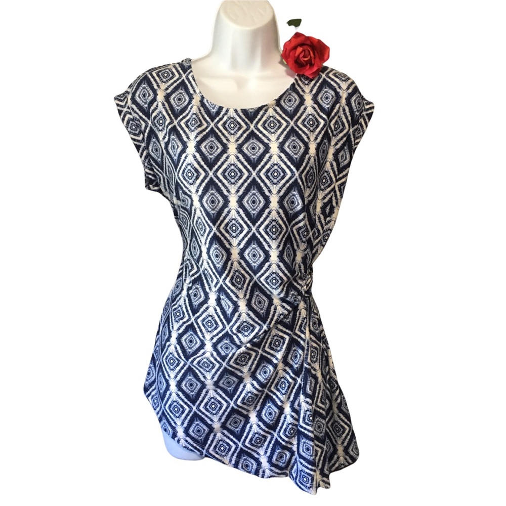 FYLO Blue & White Geometric Asymmetrical Tunic Top SP